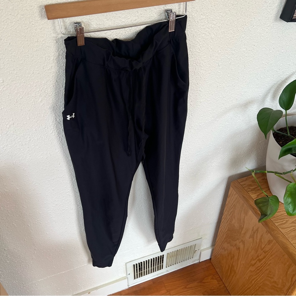 Under Armour Black Jogger Pants Women’s Small with Drawstring & Pockets Stretxhy